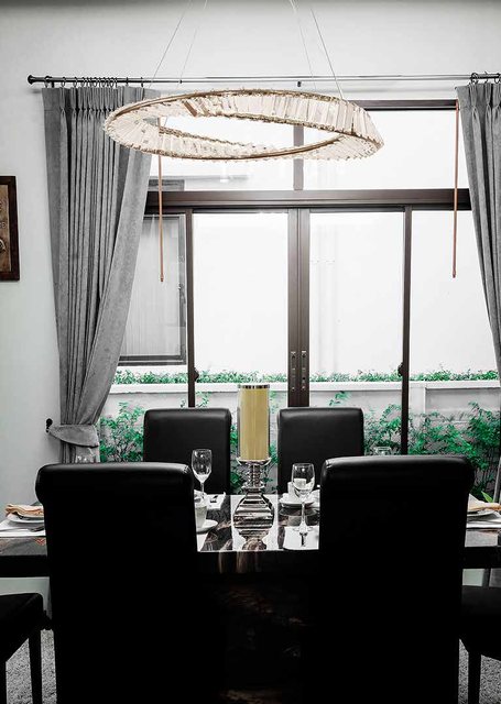 Ambiente com a luminária Mandala, da linha importada Usina Imports