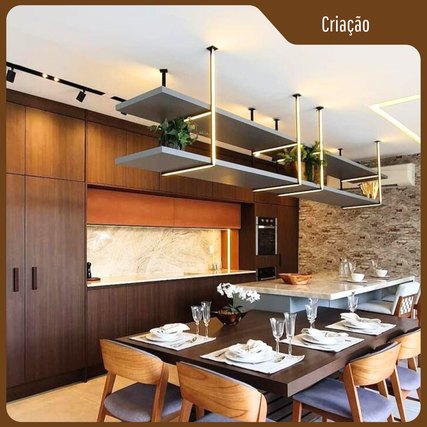Cozinha integrada com luminária linear suspensa sobre a ilha, projeto especial da Usina Design