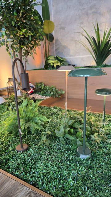 Showroom da Loja EfeitoLuz com Balizador Ume e Balizador Era.